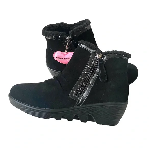 WOMENS SKECHERS SIZE 8 JUMPER SWEET STUD BLACK SUEDE ZIP ANKLE SHERPA TRIM BOOTS - Picture 5 of 12